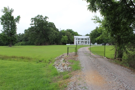 Historic Home / Farm With Creek For Sale In Hardin Co Tn - image 3