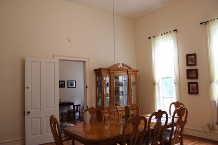 Historic Home / Farm With Creek For Sale In Hardin Co Tn - image 14