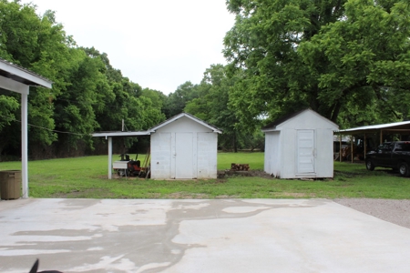 Historic Home / Farm With Creek For Sale In Hardin Co Tn - image 40