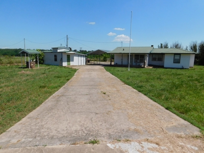 Country Home Near Wister Lake, Pond, Fenced Pasture - image 4