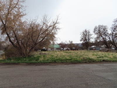 Commercial Lot in Town of Cedarville, Ca. Opportunity knocks - image 8