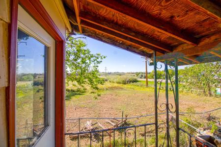 Fixer Upper Farmhouse For Sale in Lewis, CO! - image 23