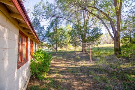 Fixer Upper Farmhouse For Sale in Lewis, CO! - image 4