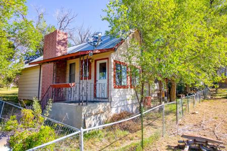 Fixer Upper Farmhouse For Sale in Lewis, CO! - image 25