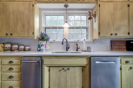 Historic House in Clinton For Sale - image 17
