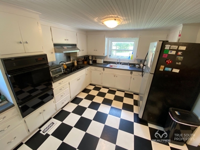 Martin Allendale Co. Small Farm Estate - image 32