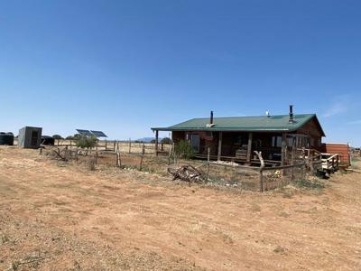 McIntosh, New Mexico Off-Grid Home Now For Sale Torrance Co - image 1