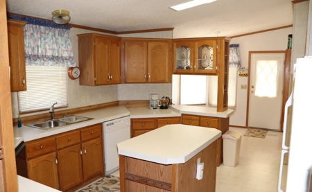 Year Round Mountain Living! - image 12