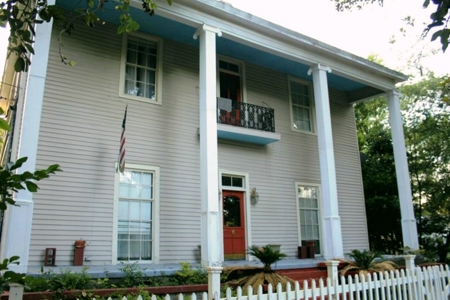 Historic 5 Bedroom, 2.5 Bath Home for Sale Magnolia, MS - image 1