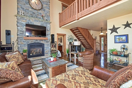 Custom Mountain Home - image 25