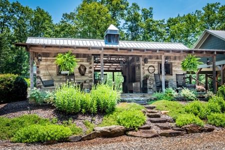 Historic Lakefront Home / Cleveland, GA - image 9