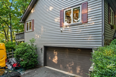 Watauga County Mountain Home for Sale Near Blue Ridge Parkway - image 4