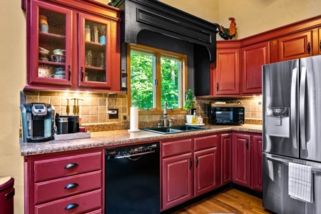 Watauga County Mountain Home for Sale Near Blue Ridge Parkway - image 10
