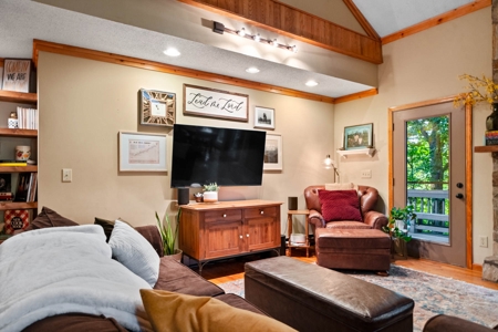 Watauga County Mountain Home for Sale Near Blue Ridge Parkway - image 20