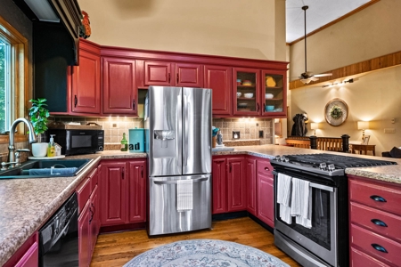 Watauga County Mountain Home for Sale Near Blue Ridge Parkway - image 11