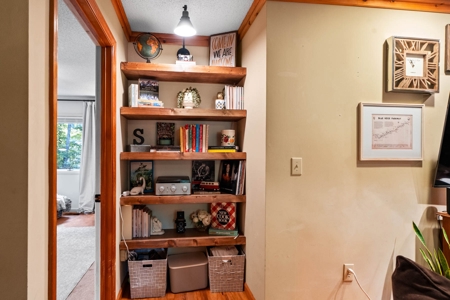 Watauga County Mountain Home for Sale Near Blue Ridge Parkway - image 13