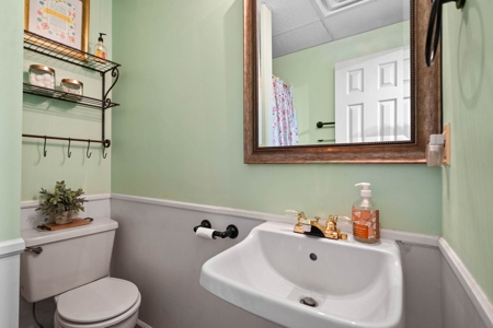 Watauga County Mountain Home for Sale Near Blue Ridge Parkway - image 33