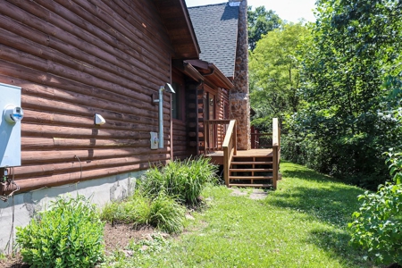 Beautiful Log Home for Sale in Narrows VA! - image 22