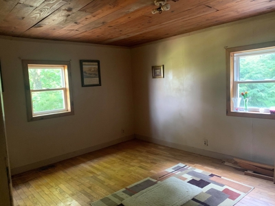 Pending Country Home on 6.87 +/- Acres in Burkesville, KY - image 8