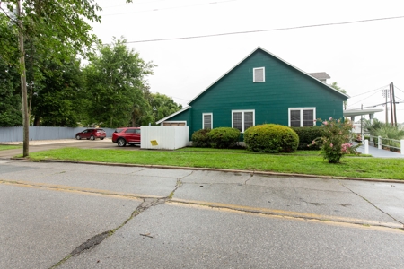Fully Restored Commercial Building For Sale in Live Oak, FL - image 14