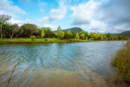 Sabinal Riverfront Ranchette!  Lost Maples 10.03 Acres - image 1