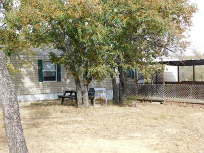 Almost new home near Pool waiting on you - image 1
