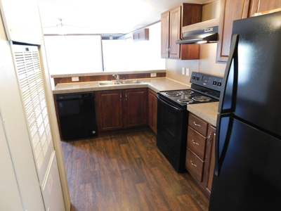 Almost new home near Pool waiting on you - image 13