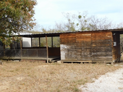 Almost new home near Pool waiting on you - image 4