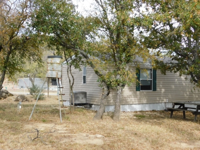 Almost new home near Pool waiting on you - image 5