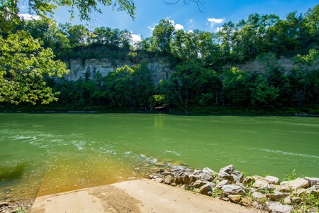 Pending Cabin on the Cumberland River, Albany KY - image 4