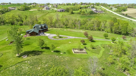 Beautiful Log Home for Sale Anamosa Iowa - image 33
