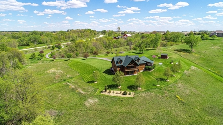 Beautiful Log Home for Sale Anamosa Iowa - image 29