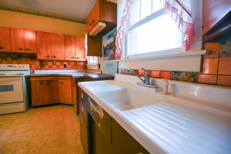 Online Auction Country Home on Acreage Archie, MO - image 14