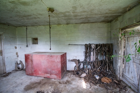 Online Auction Country Home on Acreage Archie, MO - image 44