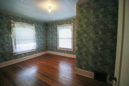 Online Auction Country Home on Acreage Archie, MO - image 39