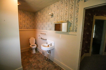 Online Auction Country Home on Acreage Archie, MO - image 31
