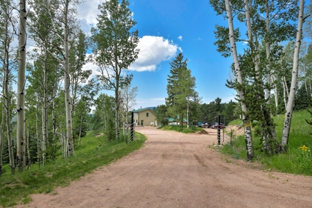 Log Home  - Extraordinary 35 acres in Central Colorado Mtns - image 10