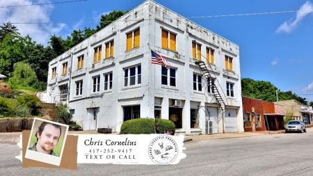 Large Commercial Property in MO - image 1