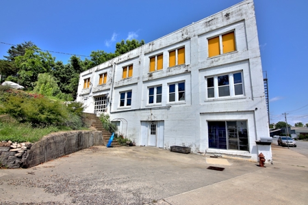 Large Commercial Property in MO - image 4