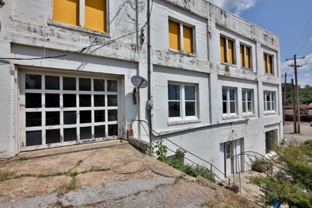 Large Commercial Property in MO - image 28