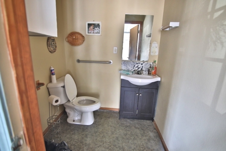 Large Commercial Property in MO - image 16