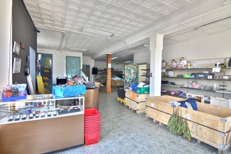 Large Commercial Property in MO - image 6