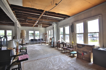 Large Commercial Property in MO - image 20