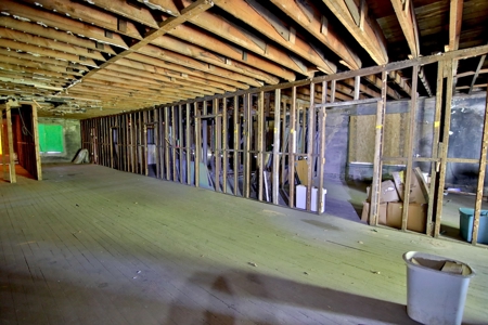 Large Commercial Property in MO - image 37