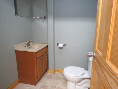 65,936 sq ft Facility with Large Parking Area and Garage - image 7