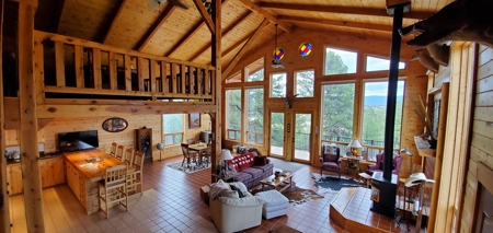 Great Mountain Home with superb amenities - image 2