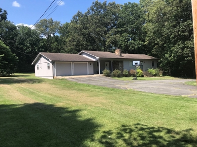 Home minutes from Greers Ferry Lake in Clinton Arkansas - image 4