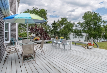 Immaculate Coastal Farmhouse - image 27