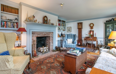 Immaculate Coastal Farmhouse - image 25