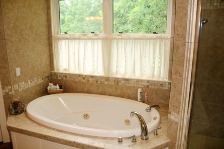 4 Bed/3.5 Bath Waterfront Home for Sale Southwest MS - image 17